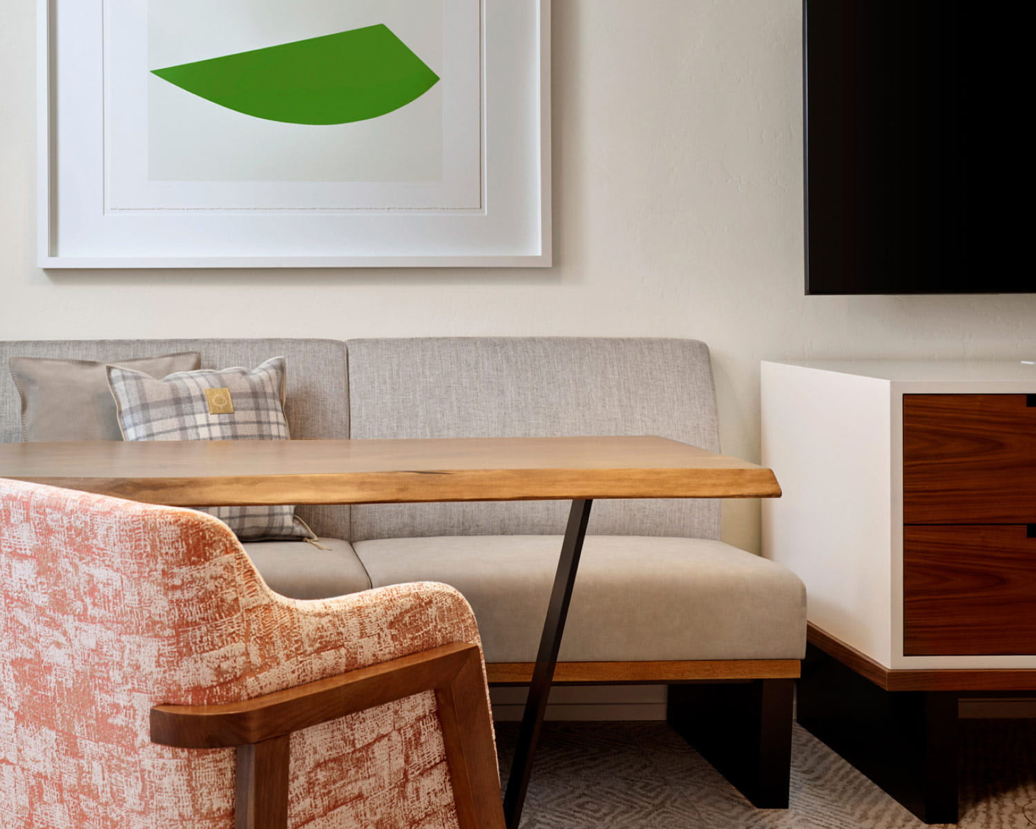 seating area in guestroom